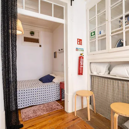 Apartment Crooked House Alfama Lisbon
