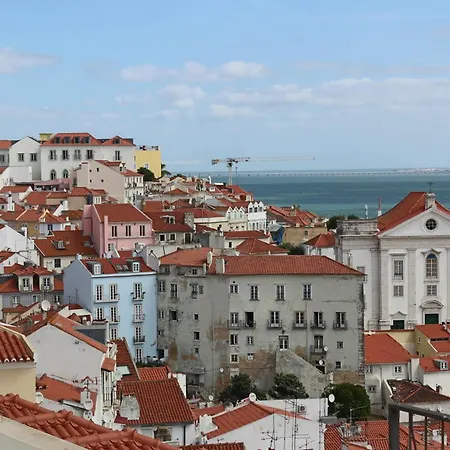 Crooked House Alfama 아파트 *