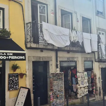 Apartment Crooked House Alfama Lissabon