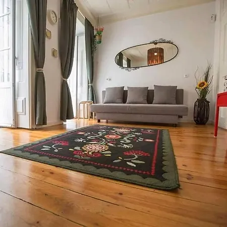 Crooked House Alfama *