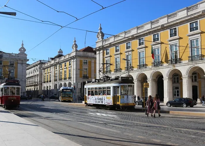 Crooked House Alfama *
