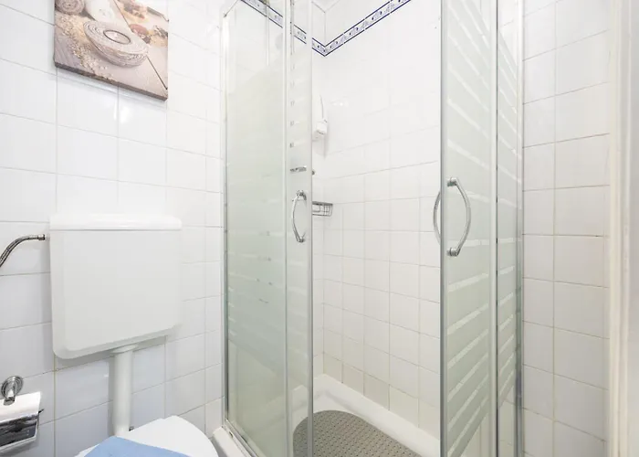 Crooked House Alfama شقة *