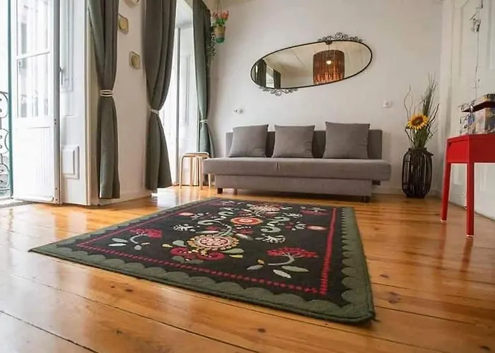 Crooked House Alfama *